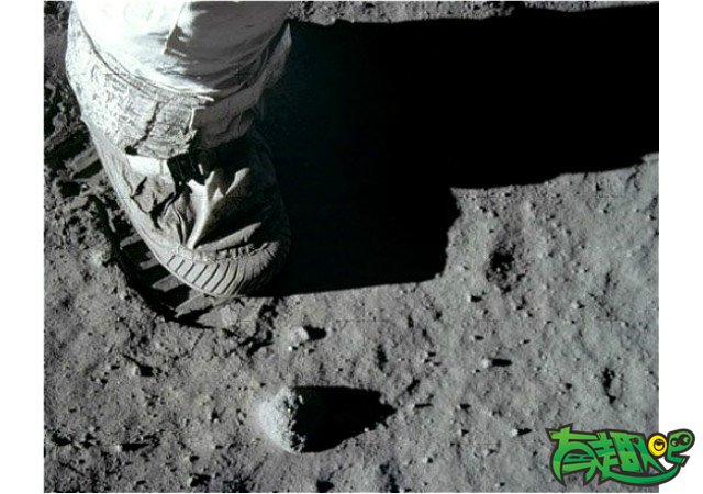 宇航员尼尔·阿姆斯特朗登月的第一步迈的是左腿。 - 冷知识,搞笑图片,幽默笑话,搞笑段子,爆笑图片