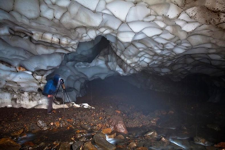 俄罗斯堪察加半岛的神奇冰洞1