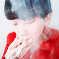 叼着烟霸气拽的QQ男生头像，抽烟仅仅是因为我寂寞