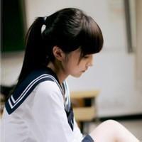 QQ学生头像 穿校服的女生