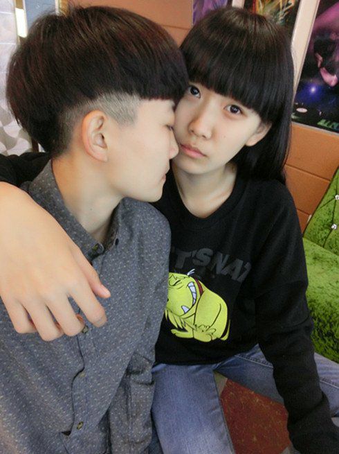 学生党情侣QQ皮肤图片，听说他们叫迟乔夫妇