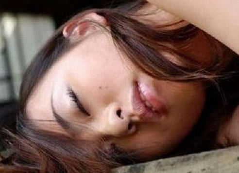 女人分娩顺产痛苦图片_M.XIEEBANG.COM