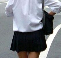 世界上最短的裙子有多短小日本黑丝短裙无下限